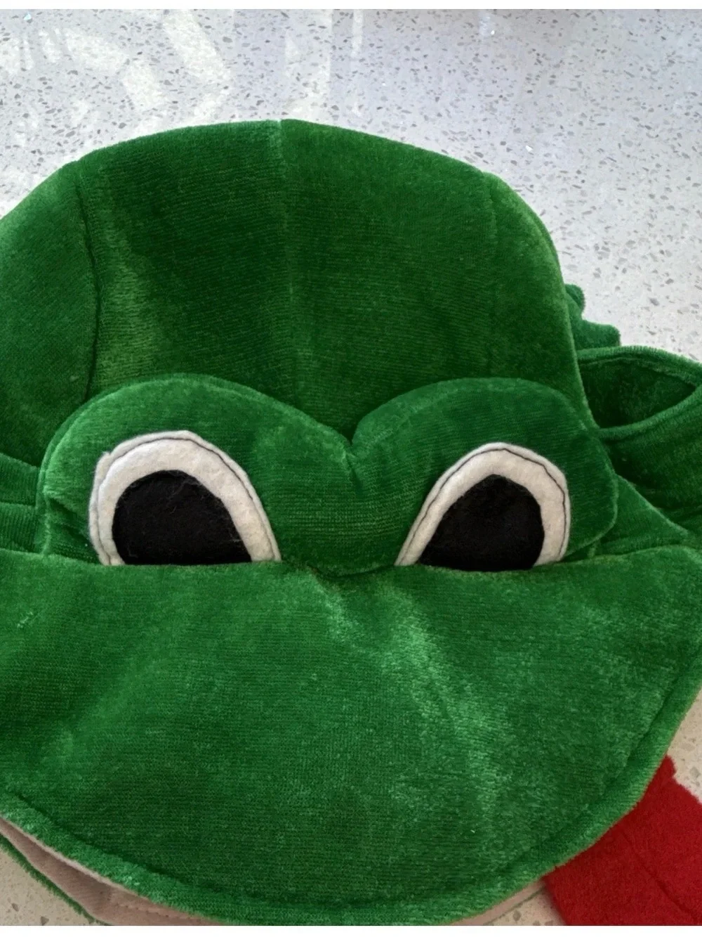 Green Plush Frog Hideout Bed for Small Pets